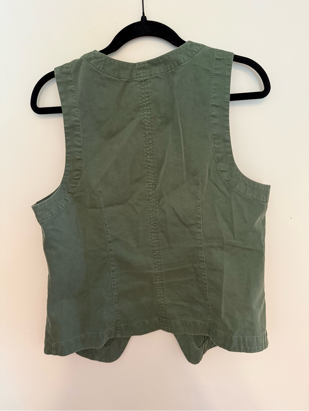 Madewell EUC Twill Crewneck Vest in Garment Dye - Picture 7 of 8